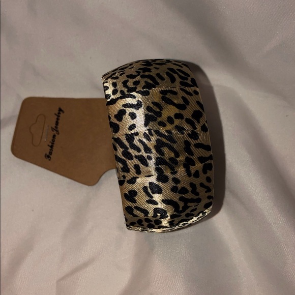 Leopard Print Bracelet - Picture 1 of 2